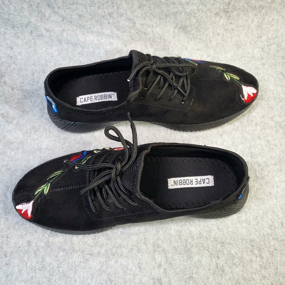 Cape Robbin Embroidered Detailed Sneakers Sizes Varies - Picture 6 of 6